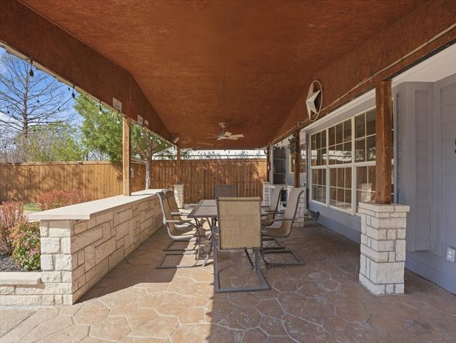 2324 Cripple Creek Drive, Arlington, TX 76014