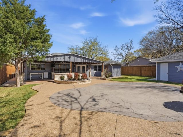 2324 Cripple Creek Drive, Arlington, TX 76014