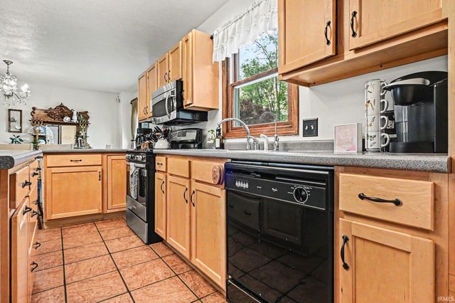 50701 County Road 37, Middlebury, IN 46540