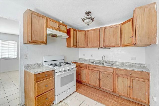 2734 Desert, Rosamond, CA 93560
