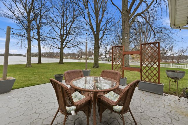 6055 N 190 W, Howe, IN 46746