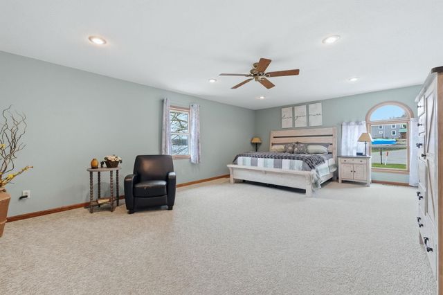 6055 N 190 W, Howe, IN 46746