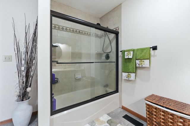 6055 N 190 W, Howe, IN 46746