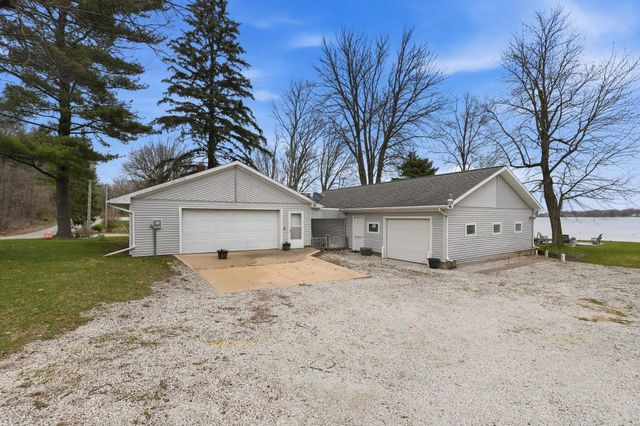 6055 N 190 W, Howe, IN 46746