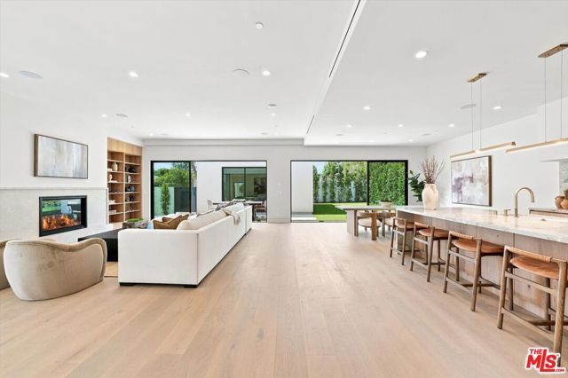 12625 Preston Way, Los Angeles, CA 90066