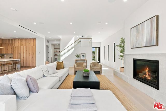 12625 Preston Way, Los Angeles, CA 90066