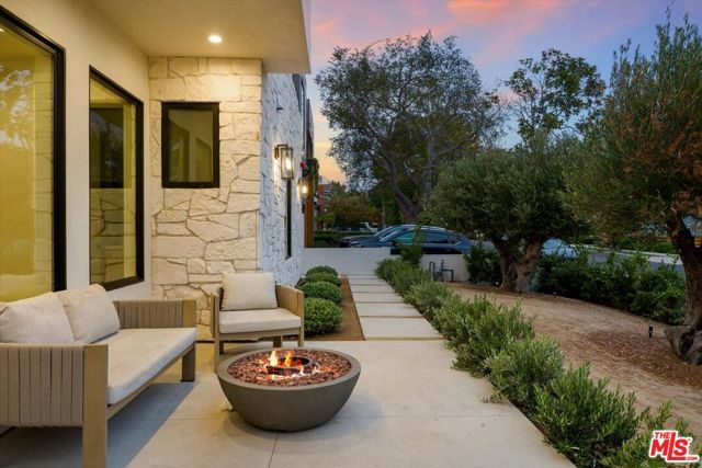 12625 Preston Way, Los Angeles, CA 90066