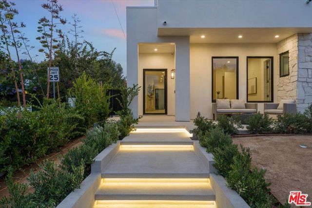 12625 Preston Way, Los Angeles, CA 90066