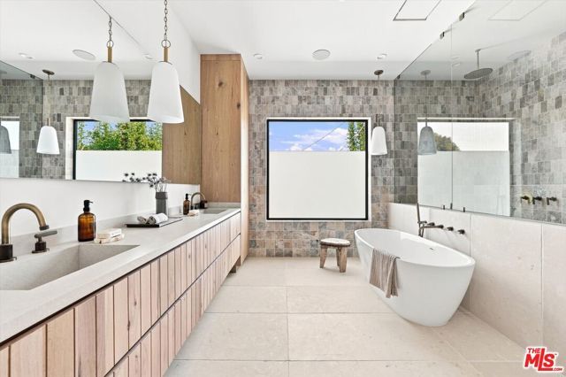 12625 Preston Way, Los Angeles, CA 90066