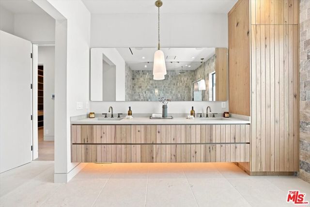 12625 Preston Way, Los Angeles, CA 90066