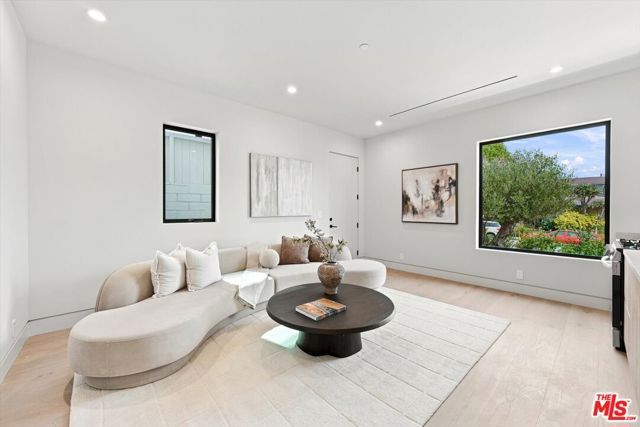 12625 Preston Way, Los Angeles, CA 90066