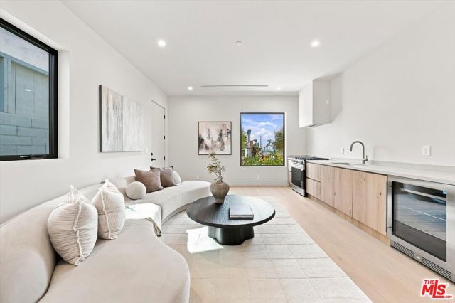 12625 Preston Way, Los Angeles, CA 90066