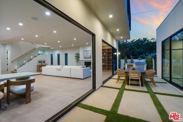 12625 Preston Way, Los Angeles, CA 90066