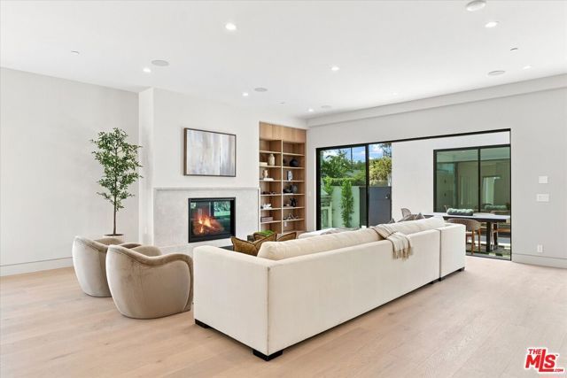 12625 Preston Way, Los Angeles, CA 90066