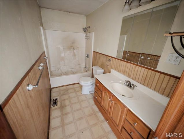 112 Appletree Lane, Glen Carbon, IL 62034