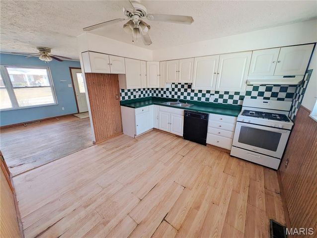 112 Appletree Lane, Glen Carbon, IL 62034