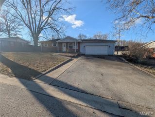 112 Appletree Lane, Glen Carbon, IL 62034