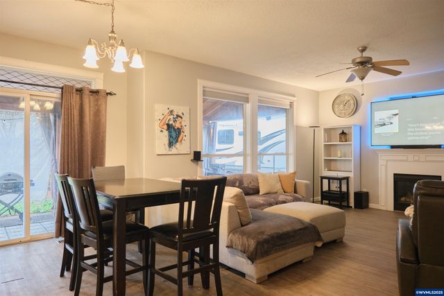 5756 Yvonne Ct SE, Salem, OR 97306