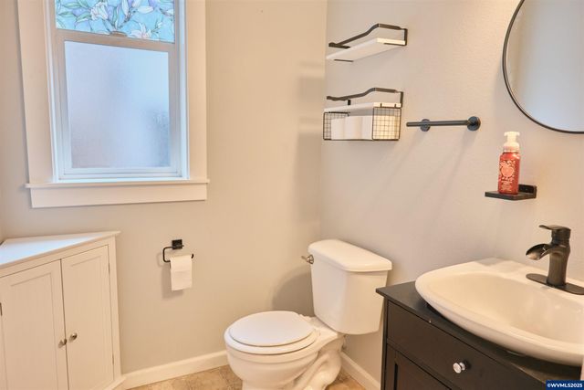 5756 Yvonne Ct SE, Salem, OR 97306