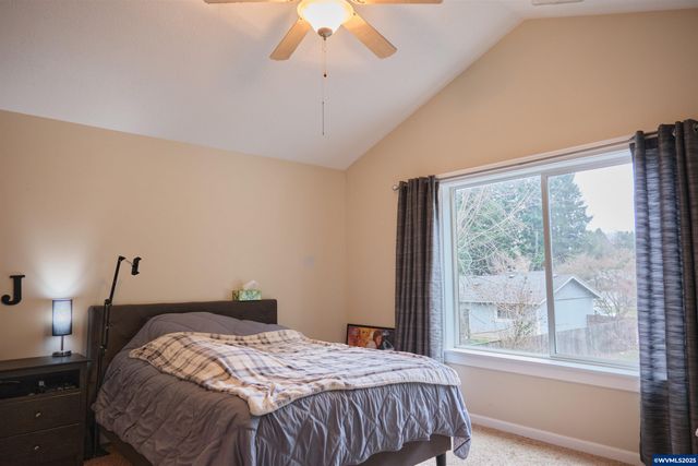 5756 Yvonne Ct SE, Salem, OR 97306