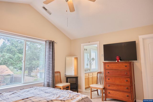 5756 Yvonne Ct SE, Salem, OR 97306