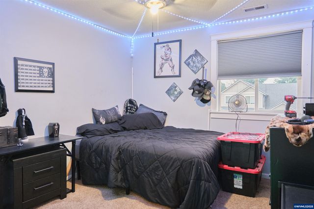 5756 Yvonne Ct SE, Salem, OR 97306