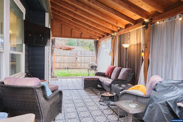 5756 Yvonne Ct SE, Salem, OR 97306