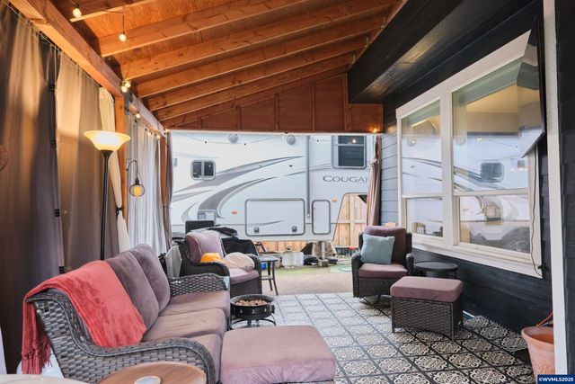 5756 Yvonne Ct SE, Salem, OR 97306