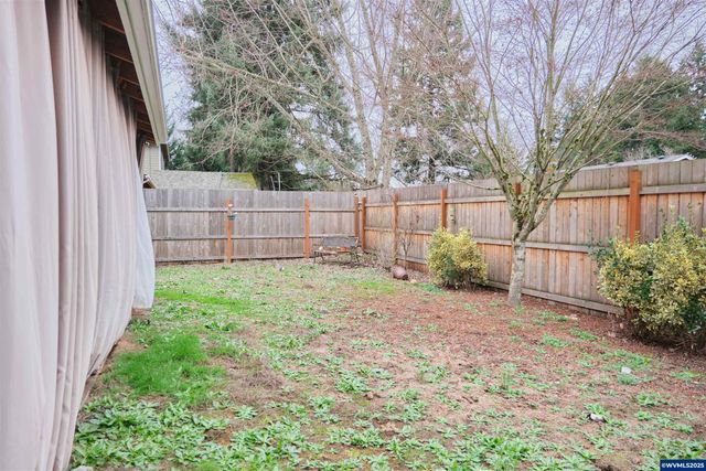 5756 Yvonne Ct SE, Salem, OR 97306