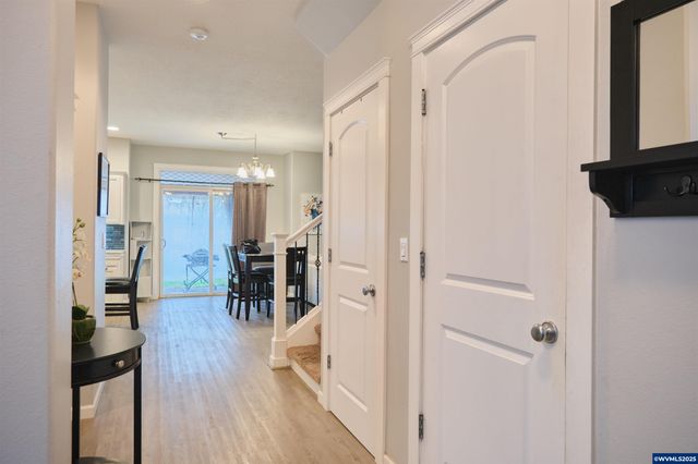 5756 Yvonne Ct SE, Salem, OR 97306