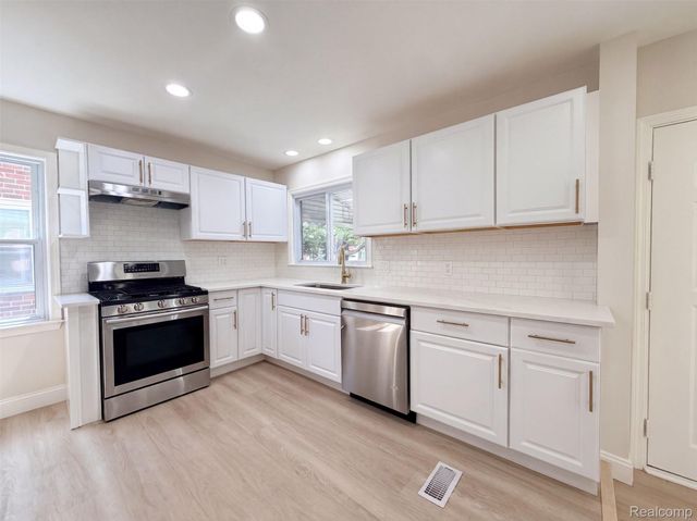 9608 Lenore, Redford Charter Township, MI 48239