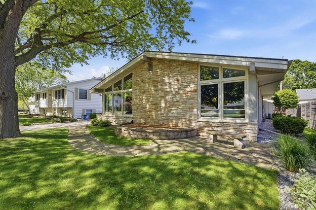 74 S RESERVE AVENUE, Fond Du Lac, WI 54935