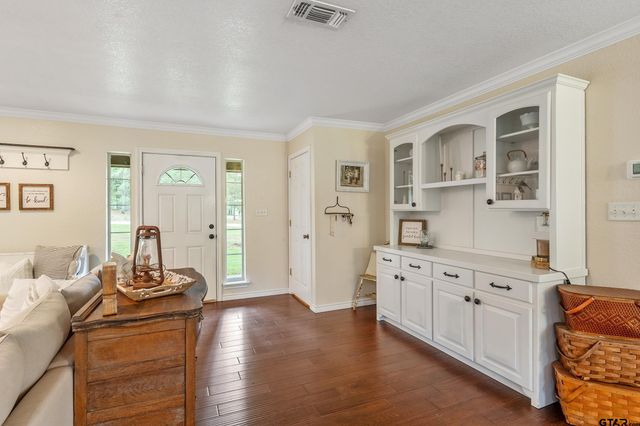 16691 South Lakeview Drive, Troup, TX 75789