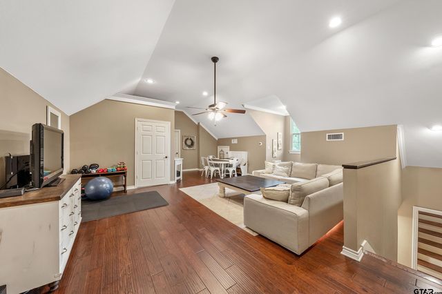 16691 South Lakeview Drive, Troup, TX 75789