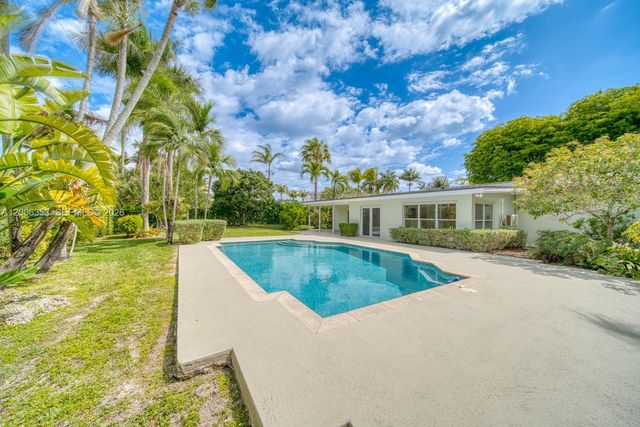 15730 SW 87th Ct, Palmetto Bay, FL 33157