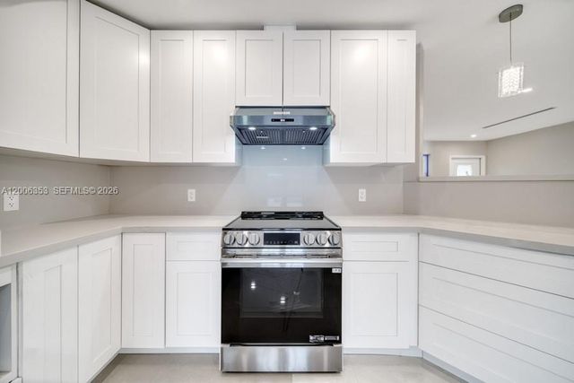 15730 SW 87th Ct, Palmetto Bay, FL 33157