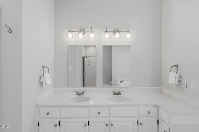 216 Grand Oak Drive, Hillsborough, NC 27278