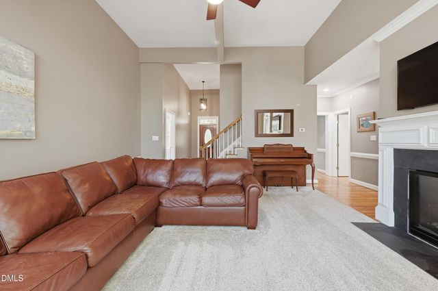 216 Grand Oak Drive, Hillsborough, NC 27278