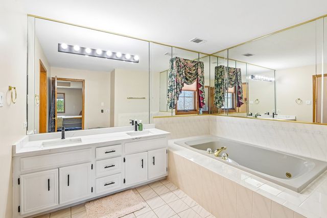 7916 Dooneen Avenue, Tinley Park, IL 60477