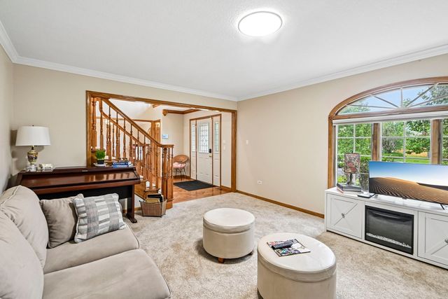 7916 Dooneen Avenue, Tinley Park, IL 60477