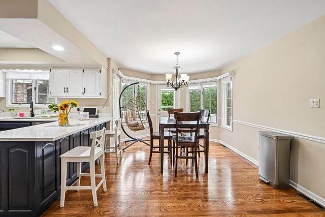 7916 Dooneen Avenue, Tinley Park, IL 60477