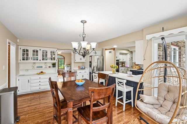 7916 Dooneen Avenue, Tinley Park, IL 60477