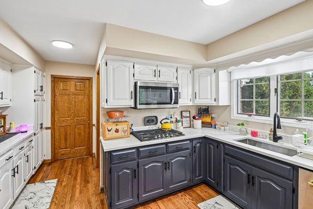 7916 Dooneen Avenue, Tinley Park, IL 60477
