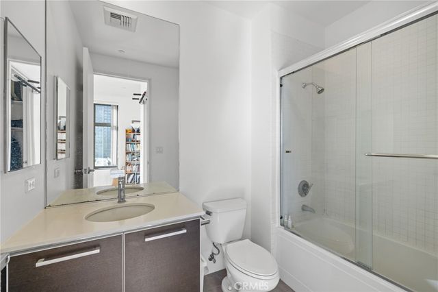 801 S Grand 1611, Los Angeles, CA 90017