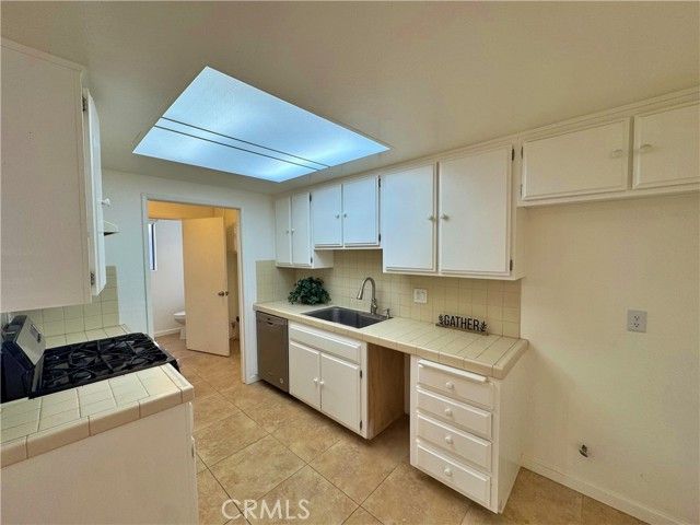 4177 Manhattan Beach Blvd., Lawndale, CA 90260