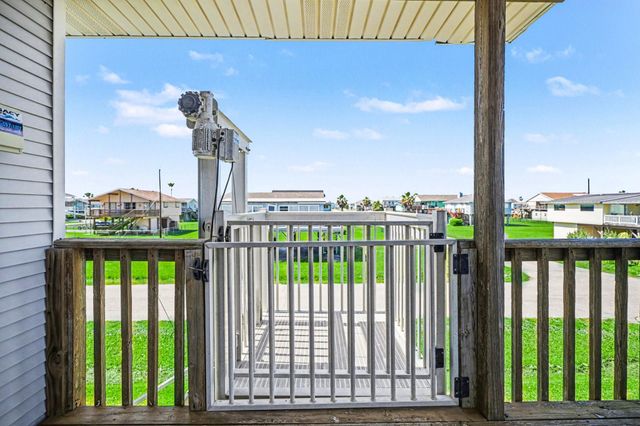 4118 Hardin Drive, Galveston, TX 77554