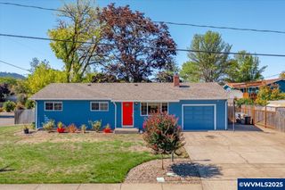 224 S 24th St, Philomath, OR 97370