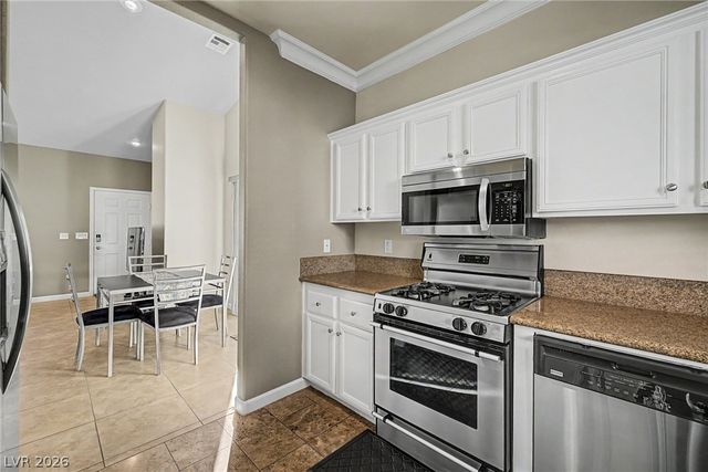 1430 Summer Glow Avenue, Henderson, NV 89012