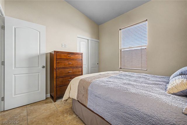 1430 Summer Glow Avenue, Henderson, NV 89012