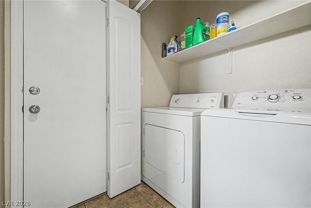 1430 Summer Glow Avenue, Henderson, NV 89012